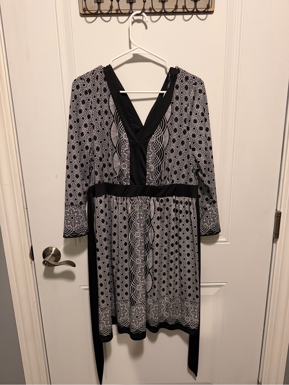 ECI New York 2XL Black & White Patterned V-Neck Women's Dress